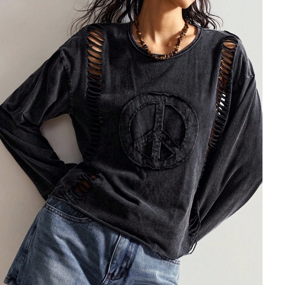 Mineral Wash Cut out Peace Patchwork Long Sleeve top - Picture 4 of 5